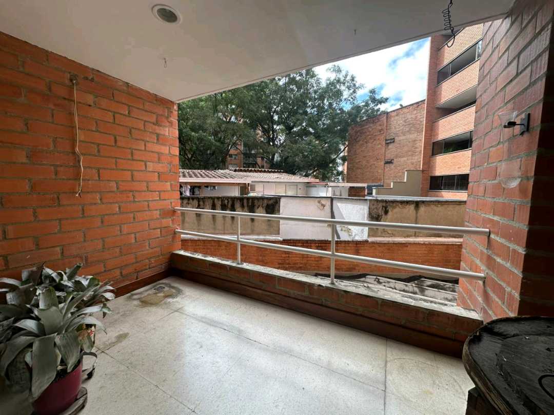 Arriendo apartamento en laureles