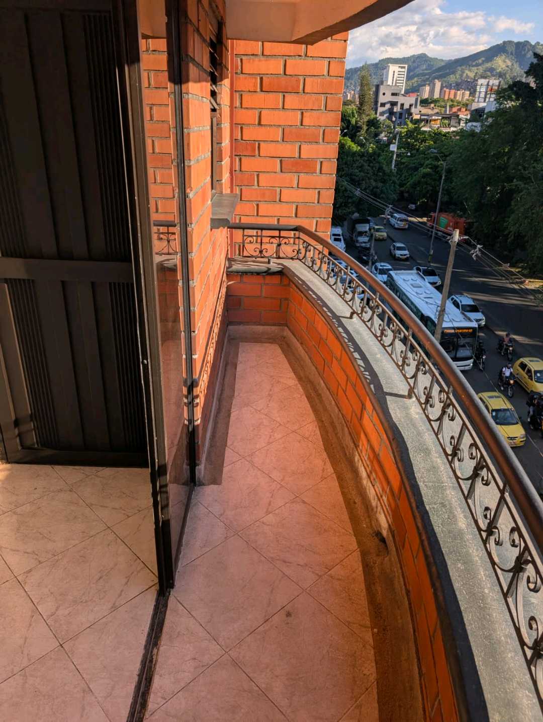 Arriendo apartamento en laureles