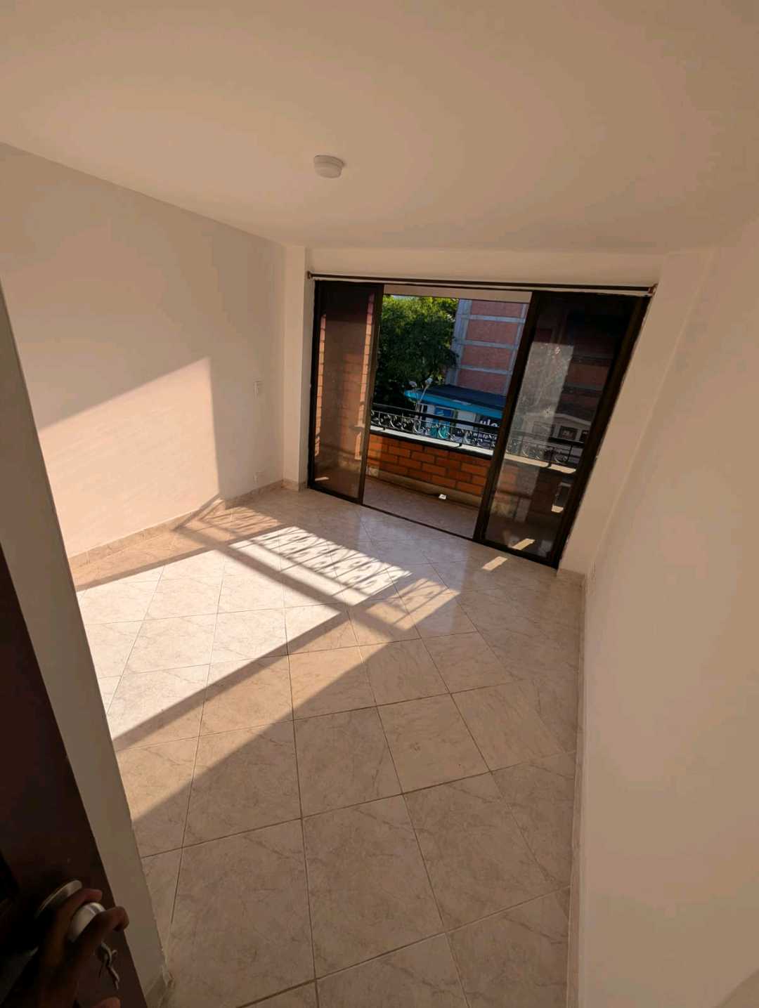 Arriendo apartamento en laureles