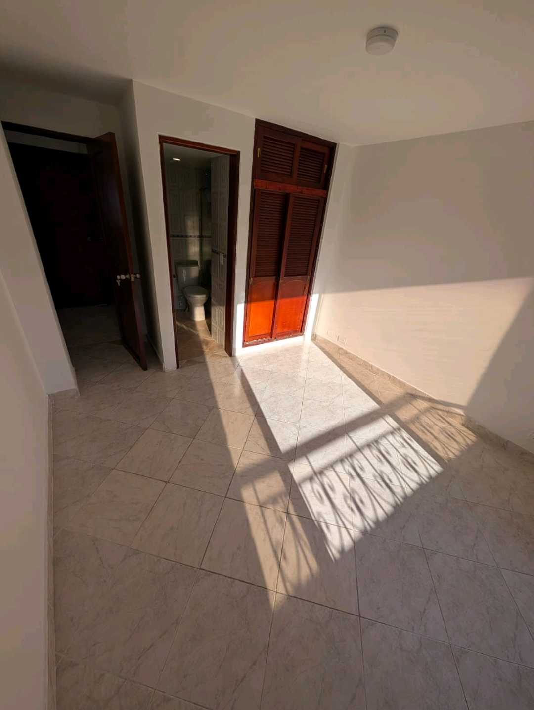 Arriendo apartamento en laureles