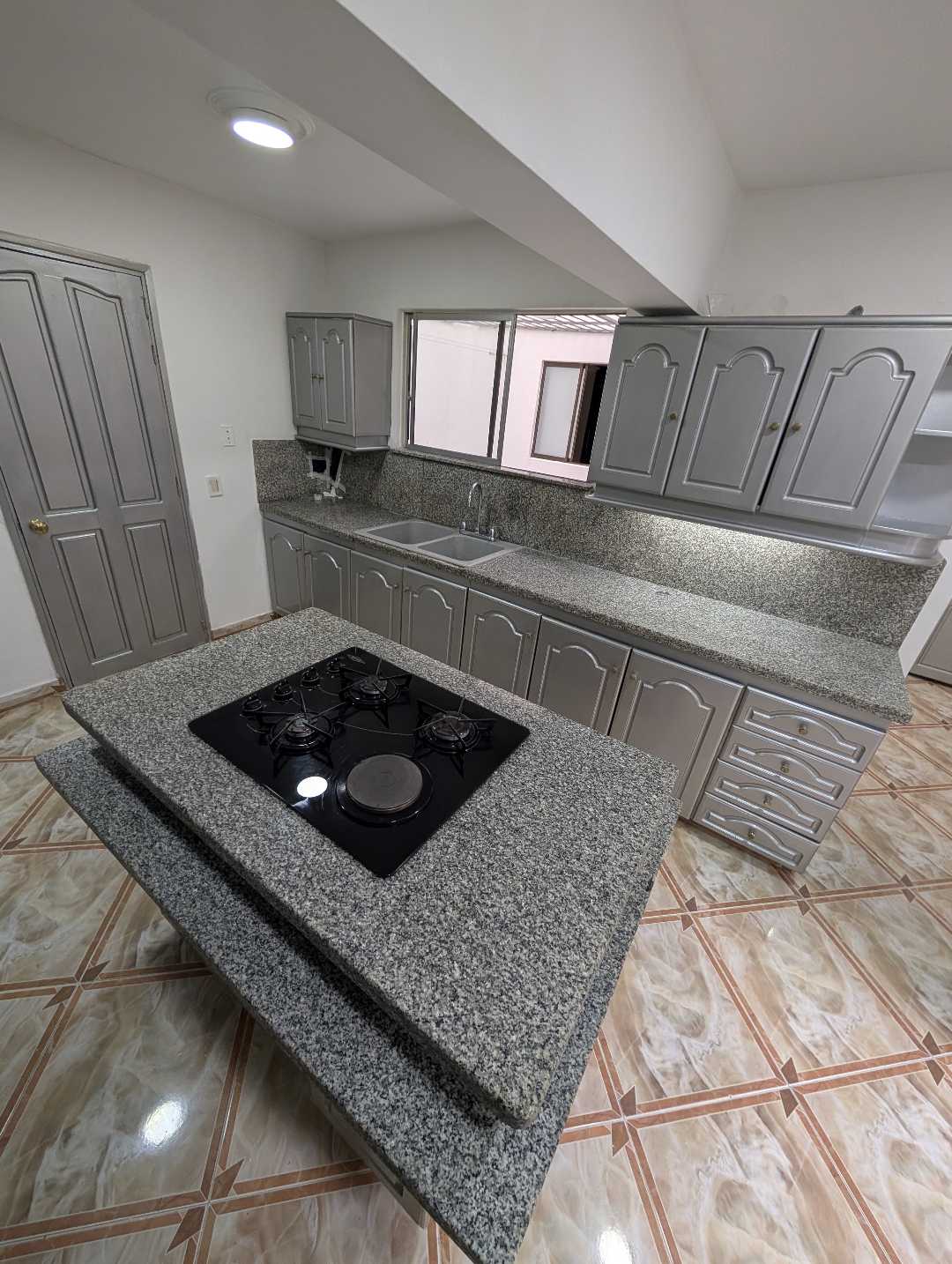 Arriendo apartamento en laureles nogal