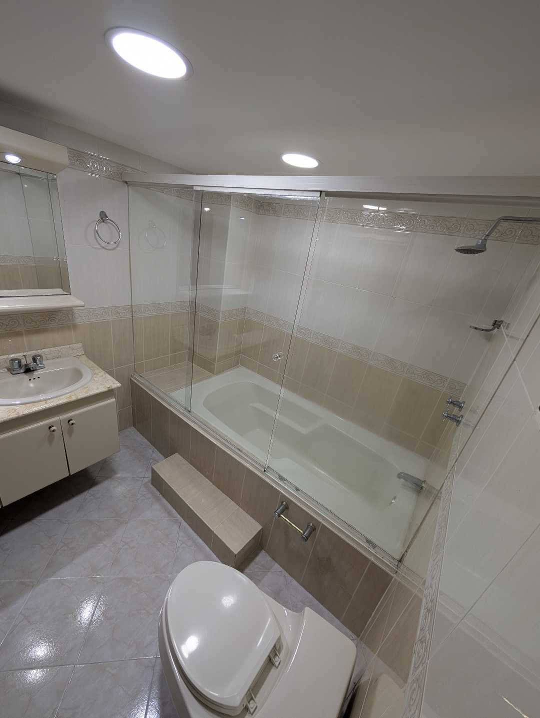 Arriendo apartamento en laureles nogal