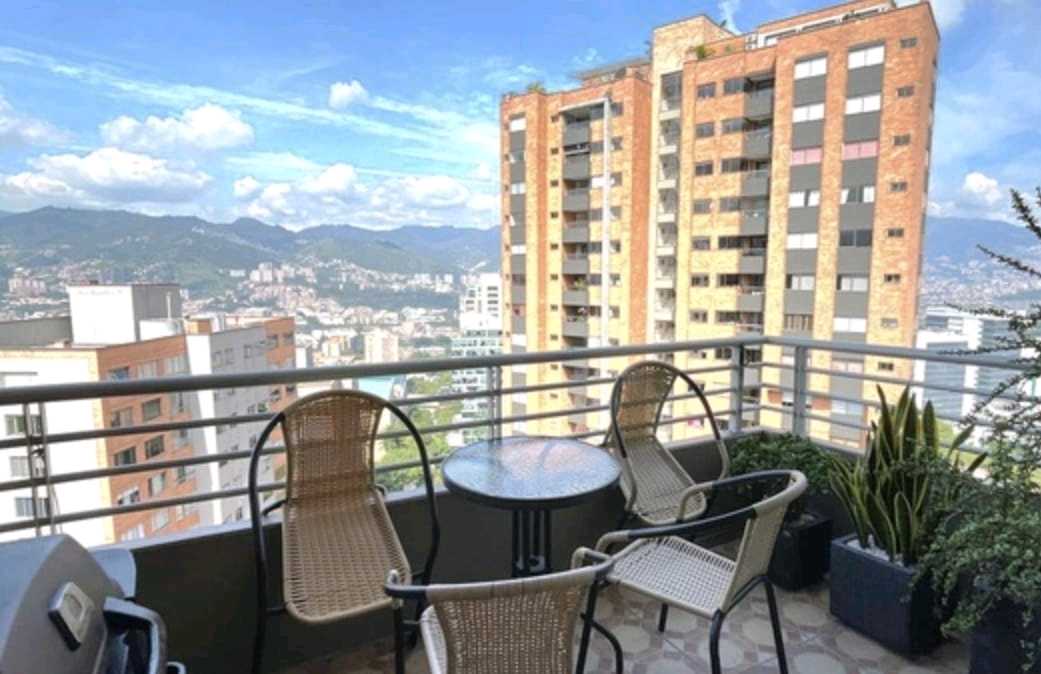 Arriendo apartamento en Poblado Ceylan LS