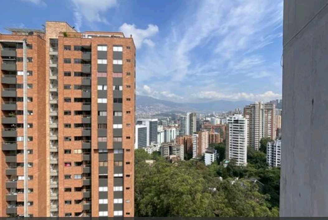 Arriendo apartamento en Poblado Ceylan LS