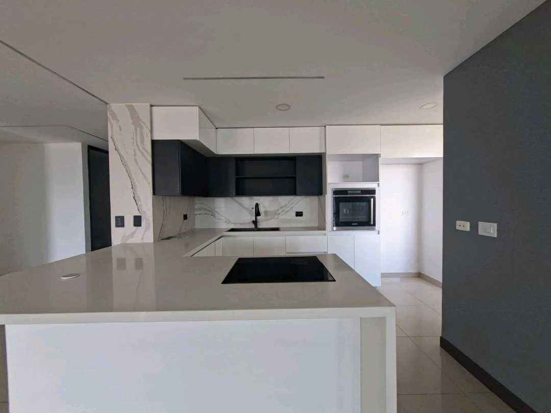 Arriendo apartamento en Poblado la Calera AZ10