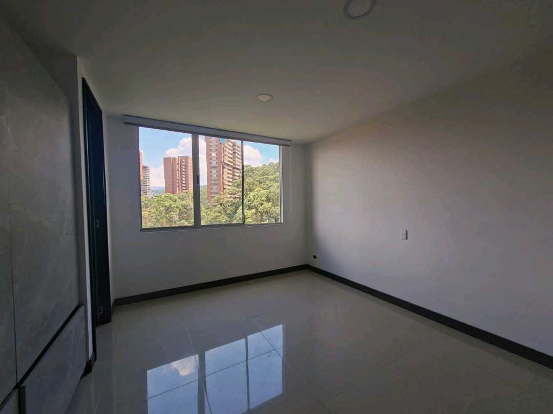 Arriendo apartamento en Poblado la Calera AZ10