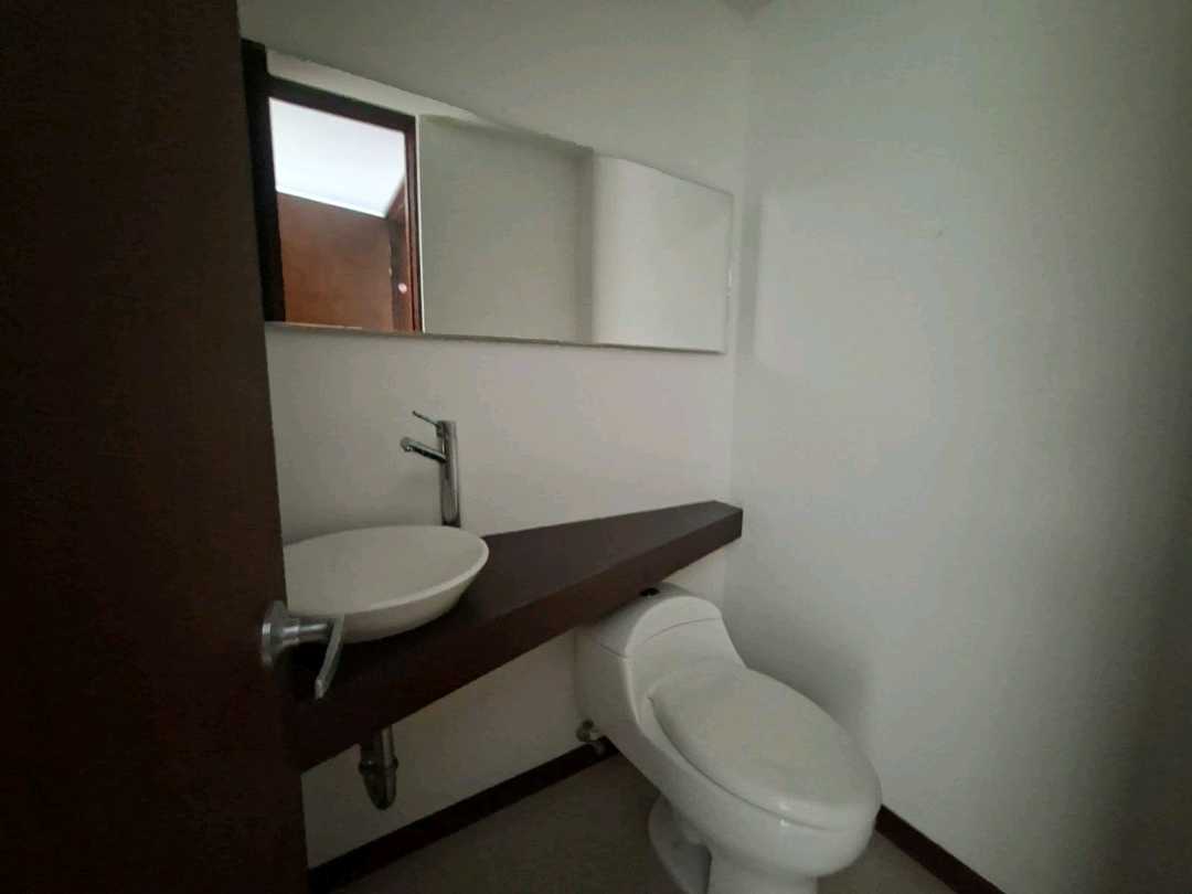 Arriendo apartamento en Poblado la Calera AZ10