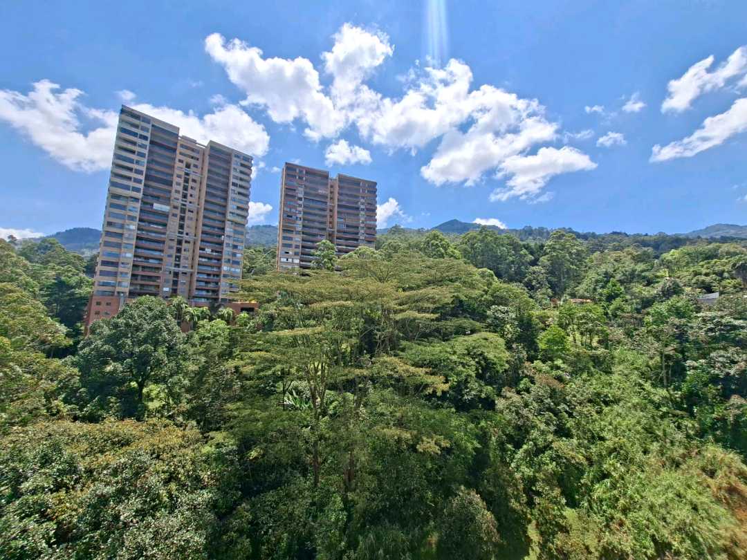 Arriendo apartamento en Poblado la Calera AZ10