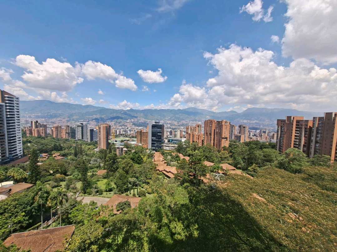 Arriendo apartamento en Poblado la Calera AZ10