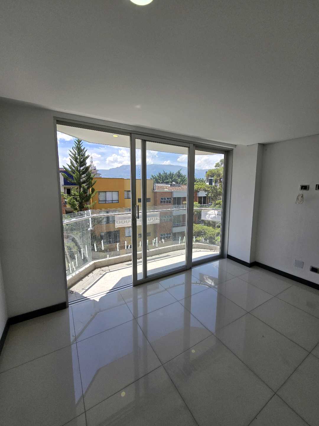 Arriendo apartamento la castellana