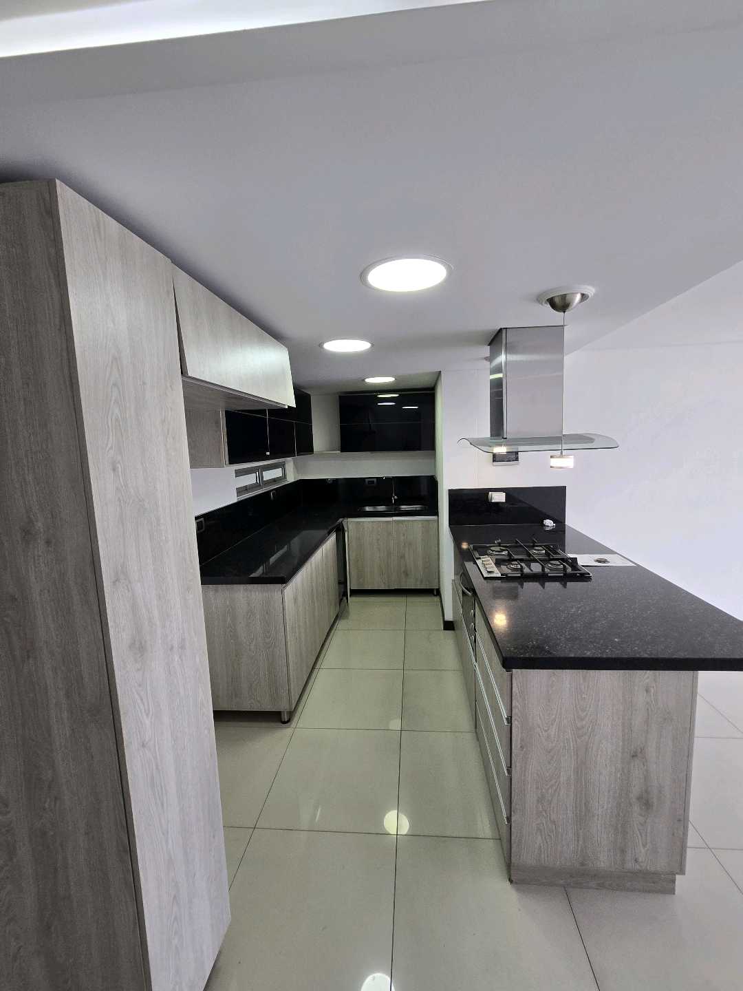 Arriendo apartamento la castellana
