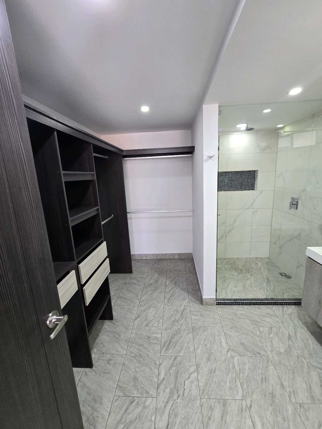 Arriendo apartamento la castellana