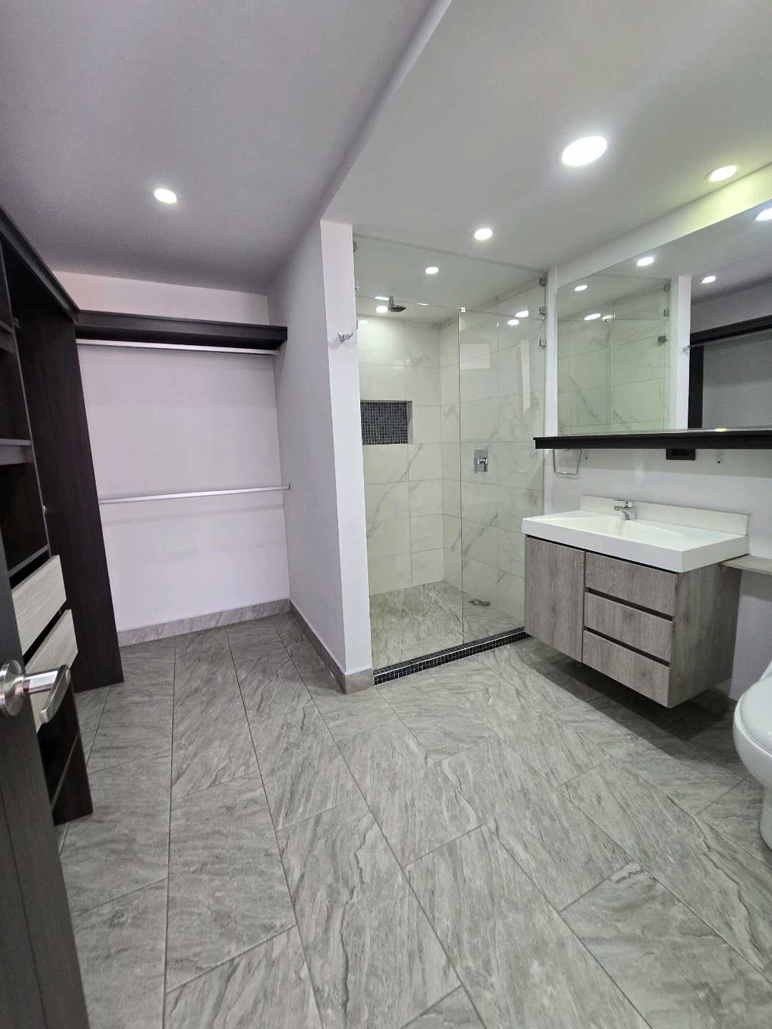 Arriendo apartamento la castellana