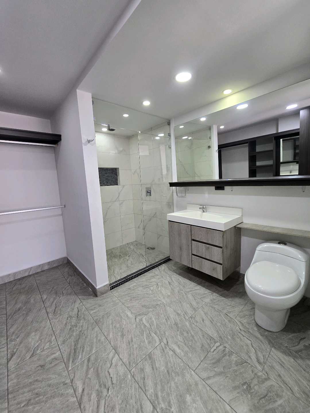 Arriendo apartamento la castellana