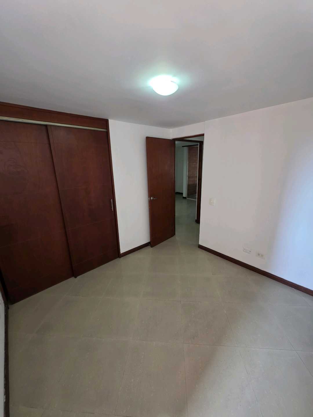 Arriendo apartamento la castellana