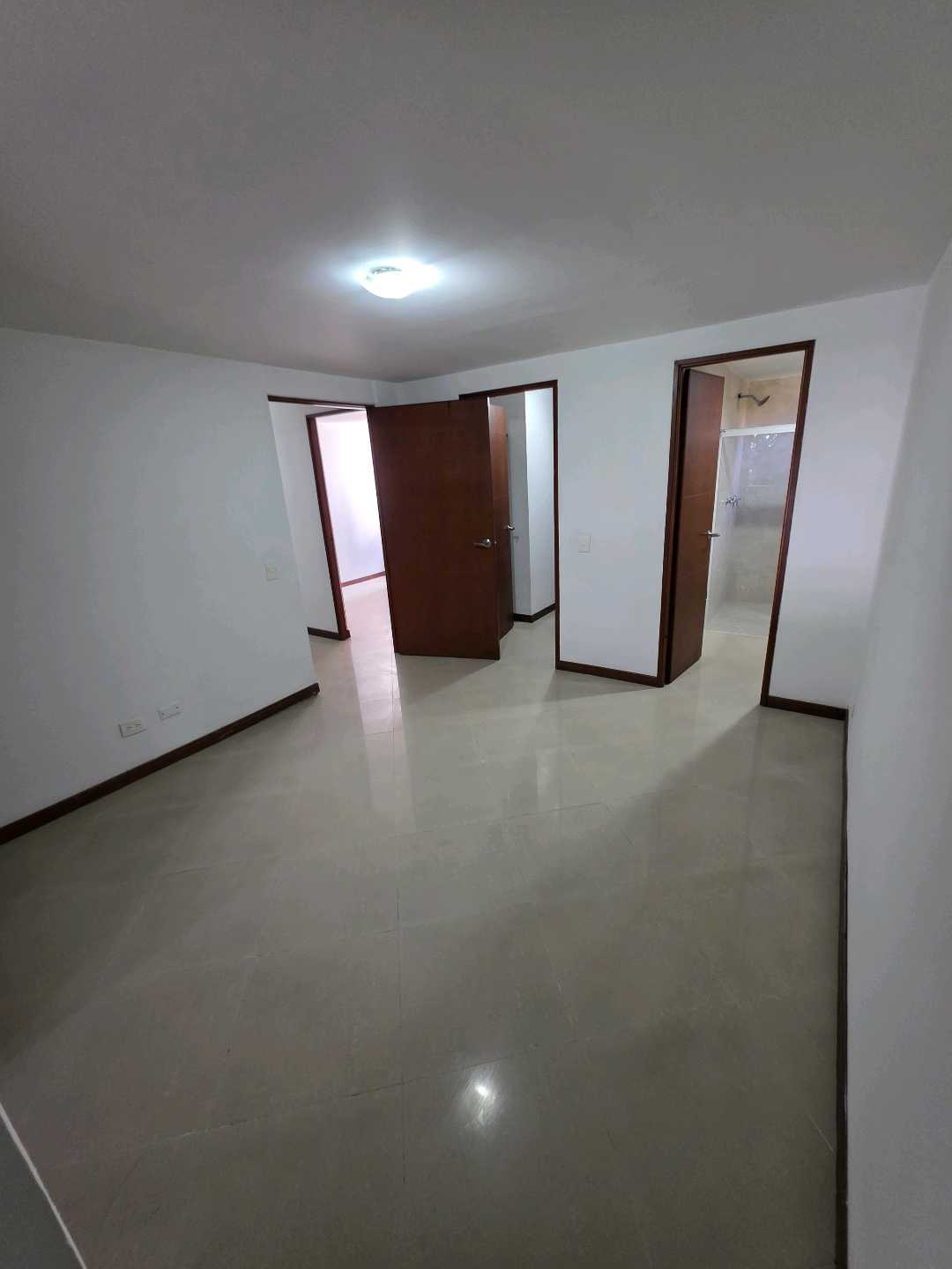 Arriendo apartamento la castellana
