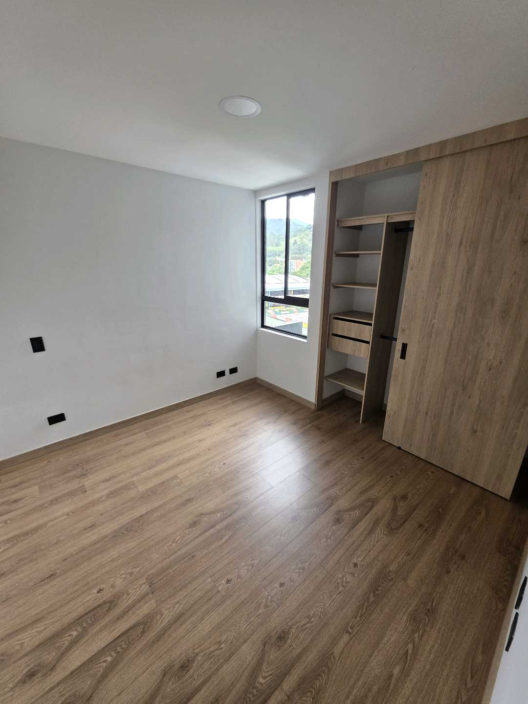 Arriendo apartamento la castellana