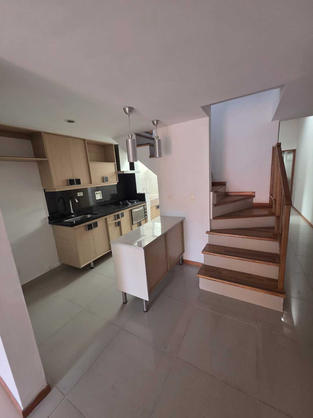 Arriendo apartamento la castellana