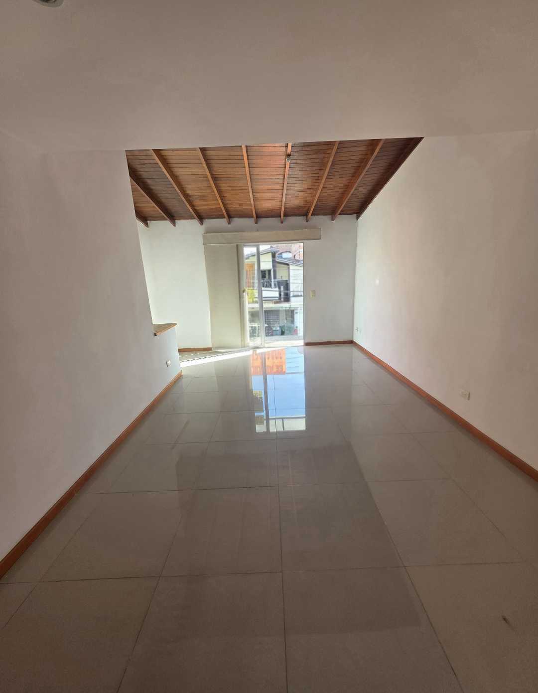 Arriendo apartamento la castellana