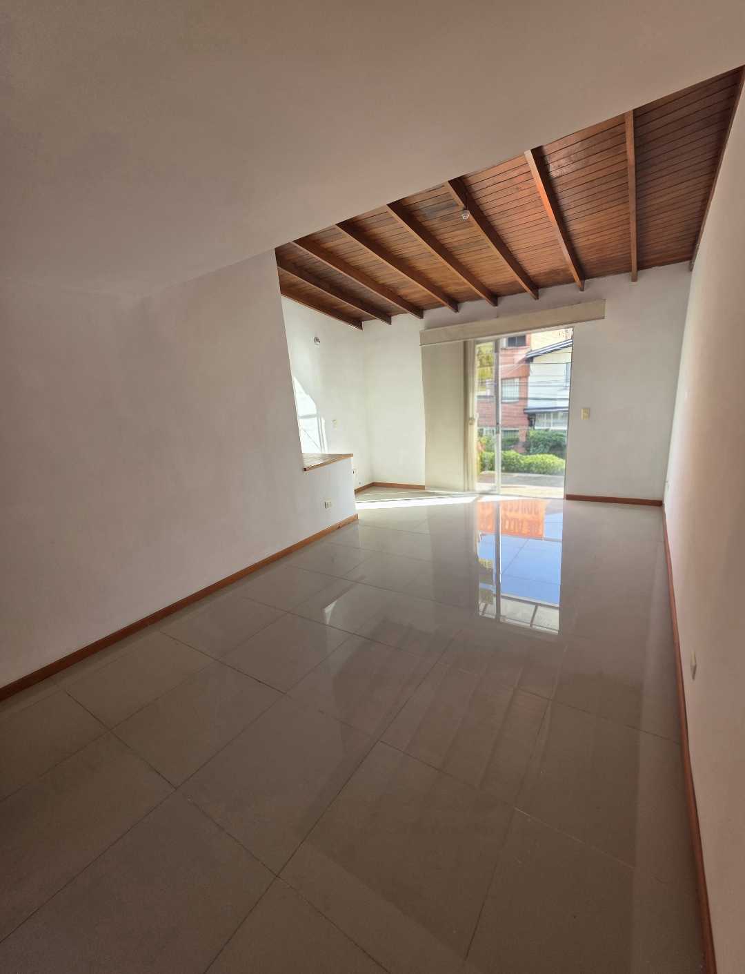 Arriendo apartamento la castellana