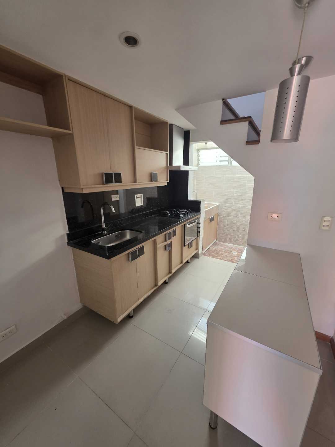 Arriendo apartamento la castellana