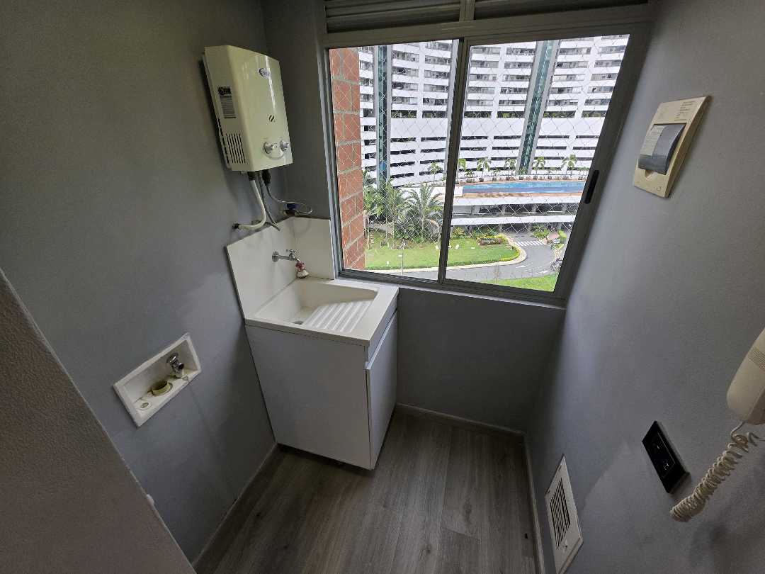 Arriendo apartamento loma del indio