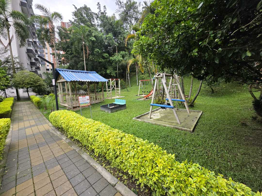 Arriendo apartamento loma del indio