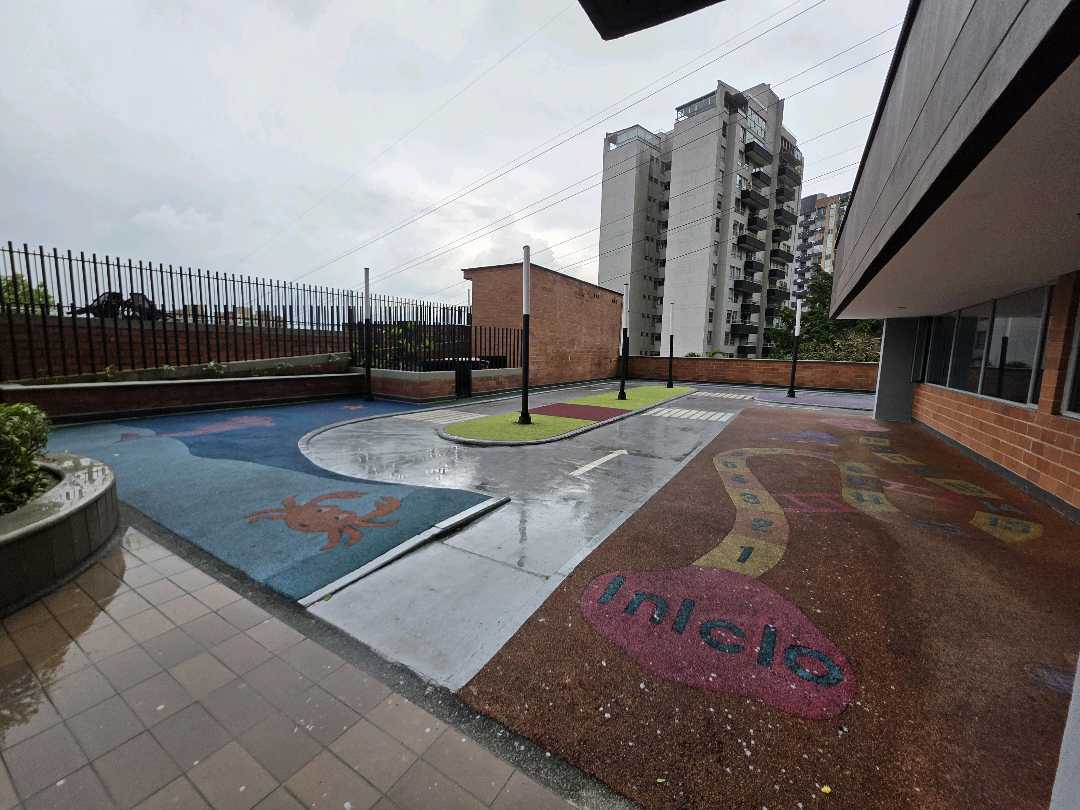 Arriendo apartamento loma del indio