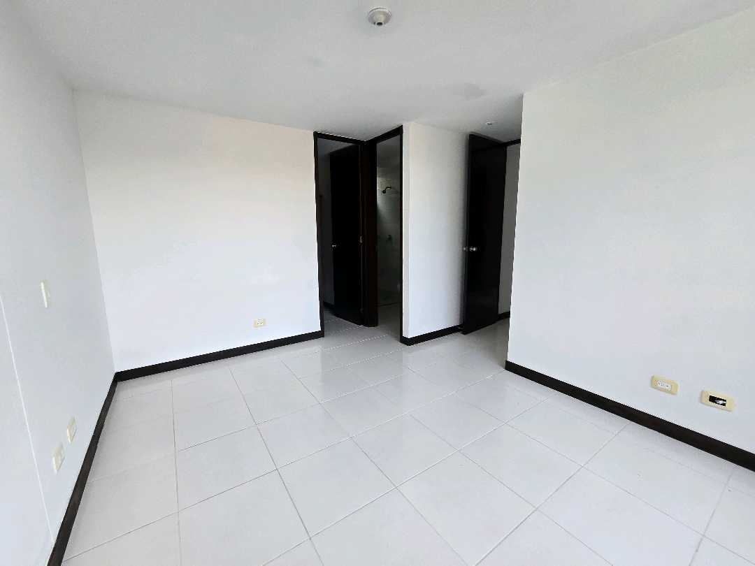 Arriendo apartamento loma del indio