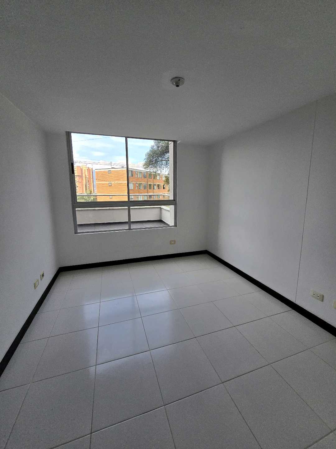 Arriendo apartamento loma del indio