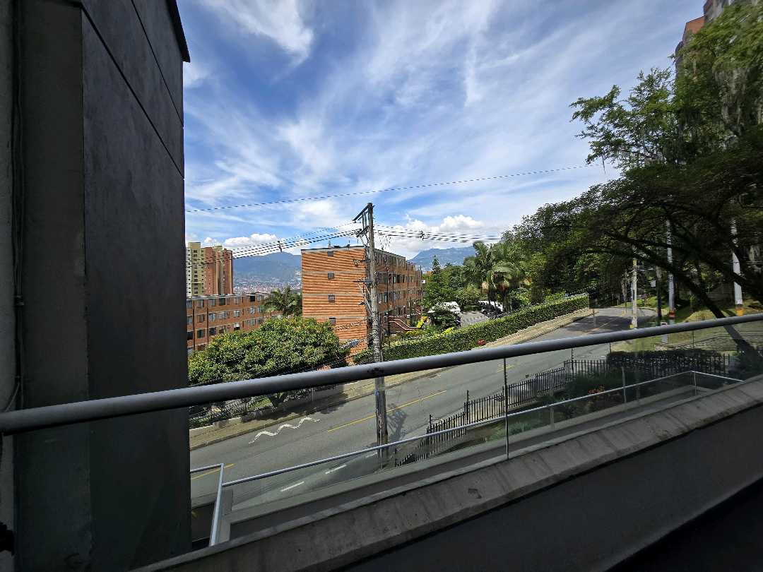 Arriendo apartamento loma del indio