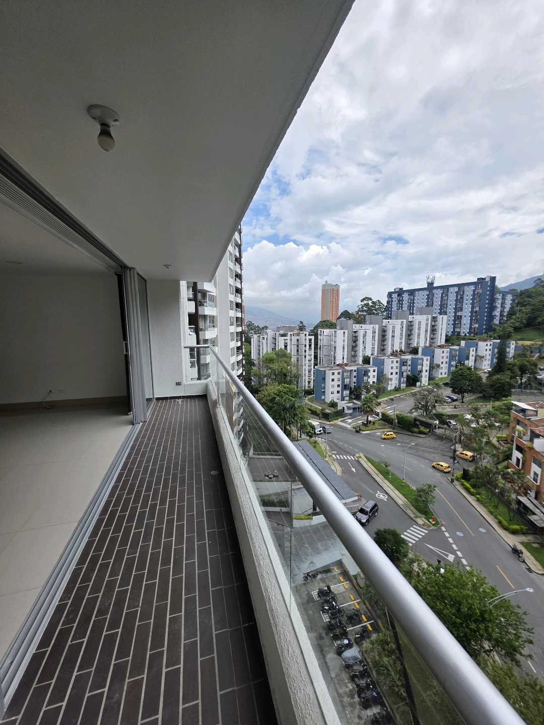 Arriendo apartamento loma del indio