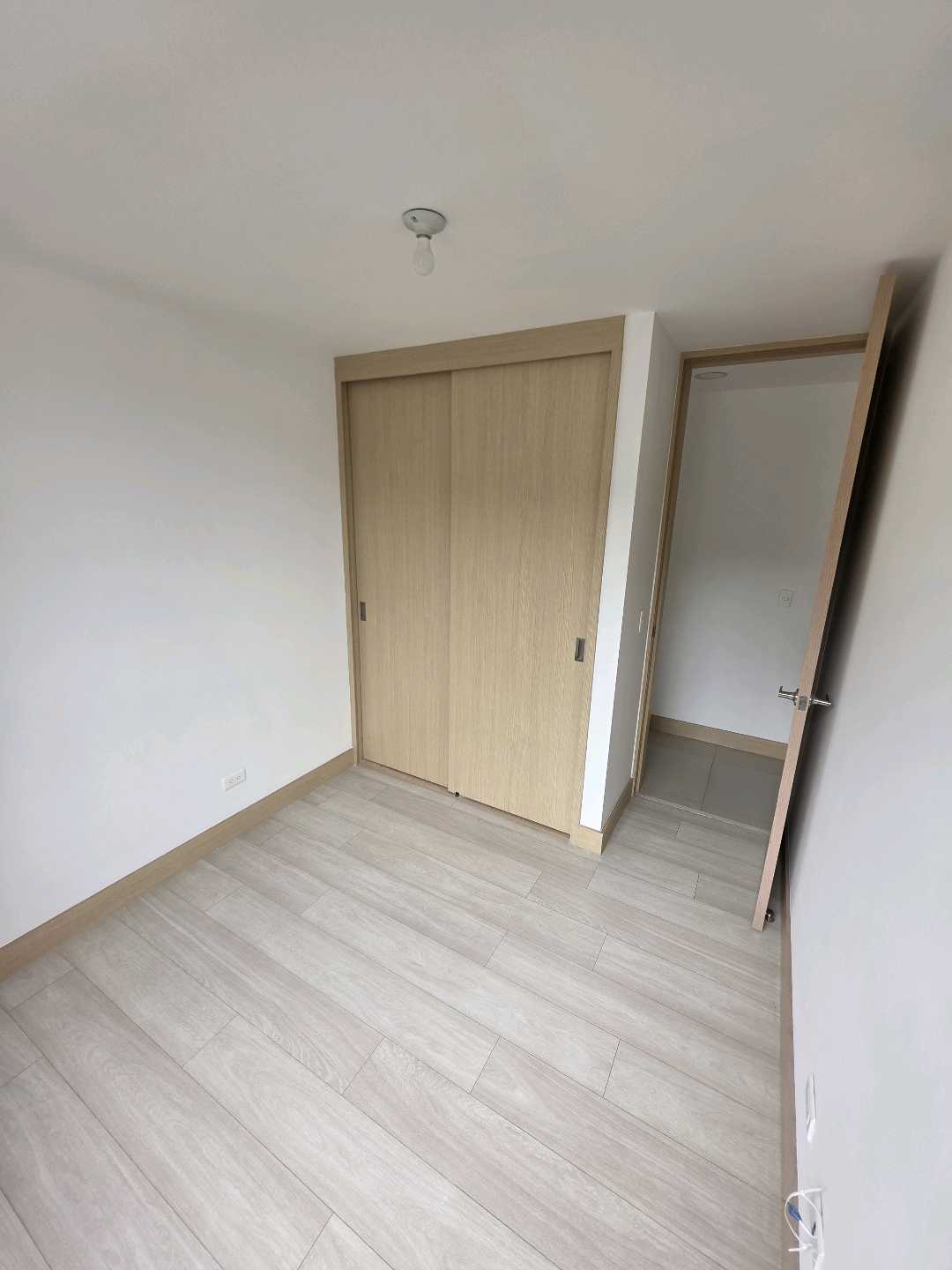 Arriendo apartamento loma del indio