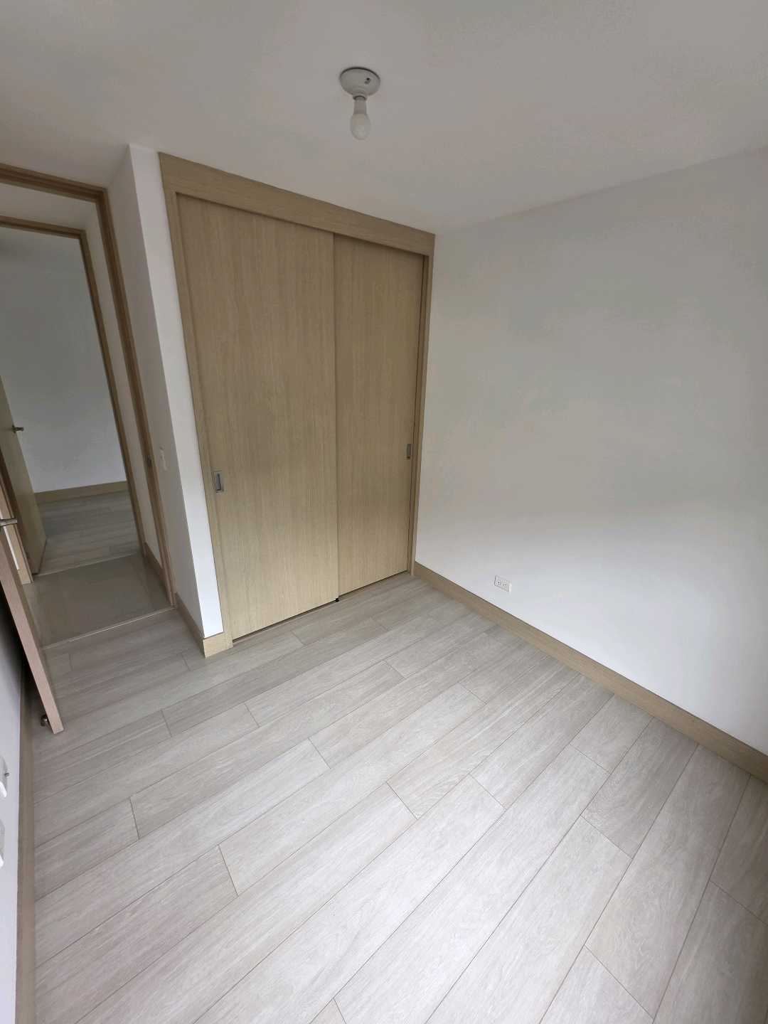 Arriendo apartamento loma del indio