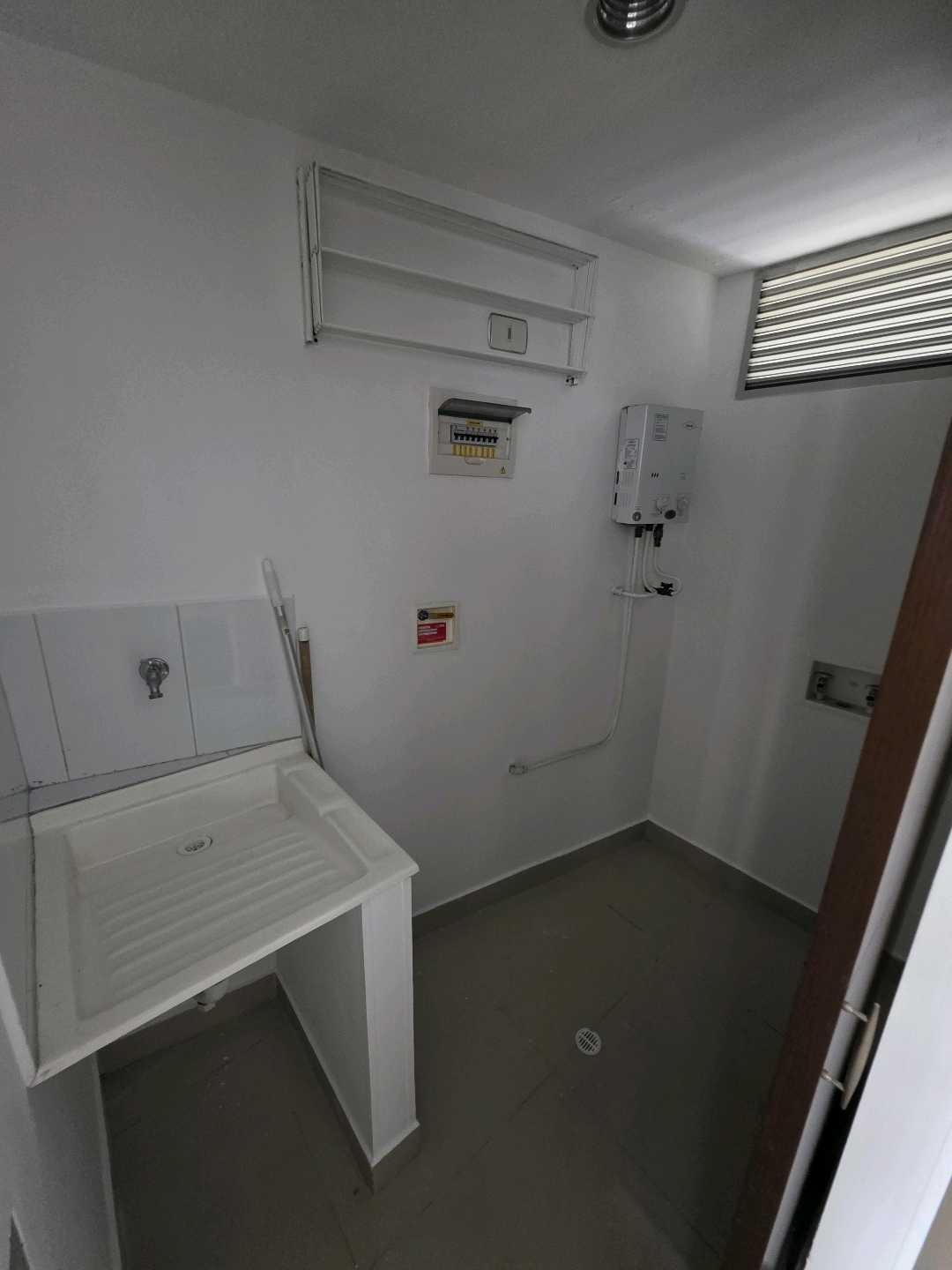 Arriendo apartamento loma del indio