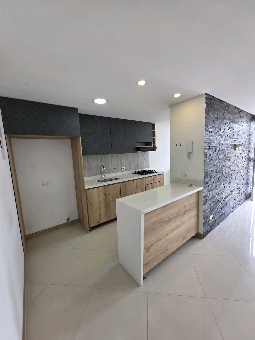 Arriendo apartamento los colores