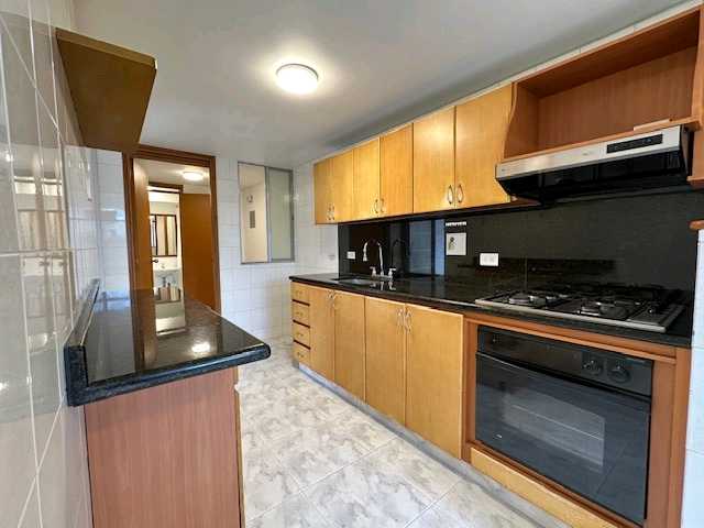Arriendo apartamento Poblado cerca a la iglesia del Padre Marianito