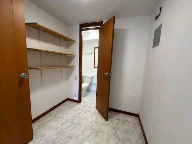 Arriendo apartamento Poblado cerca a la iglesia del Padre Marianito