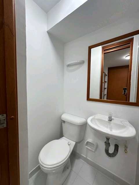Arriendo apartamento Poblado cerca a la iglesia del Padre Marianito