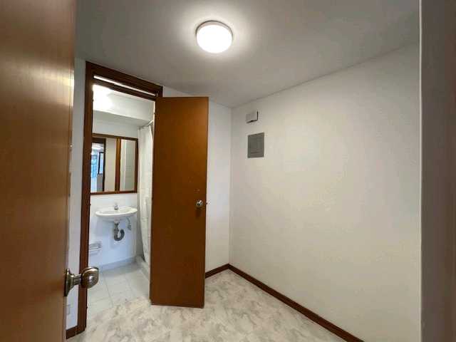 Arriendo apartamento Poblado cerca a la iglesia del Padre Marianito