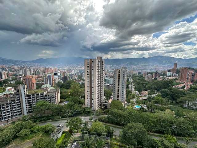 Arriendo apartamento Poblado cerca a la iglesia del Padre Marianito