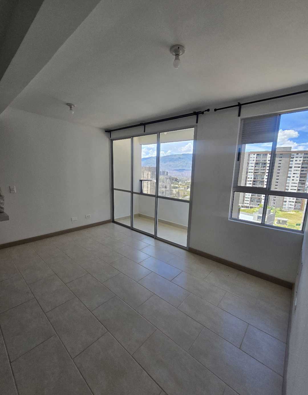 Arriendo apartamento sector calasanz parte Alta