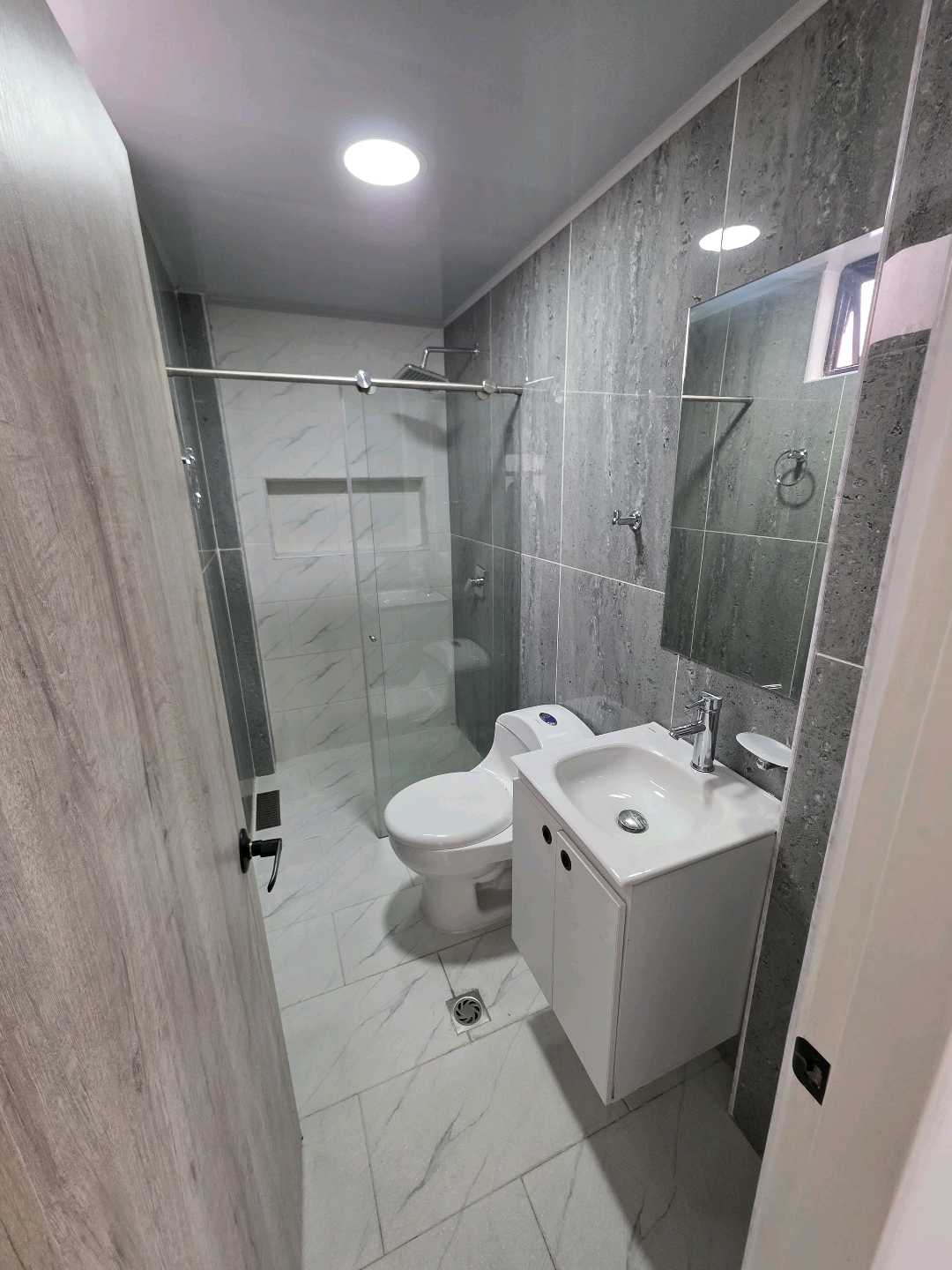 Arriendo apartamento sector simon bolivar