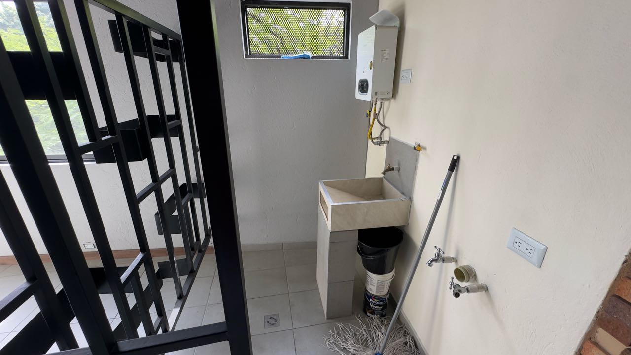 Arriendo apartamento semi-amoblado en el estadio