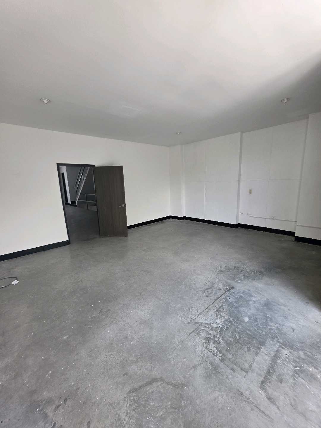 Arriendo bodega en guayabal