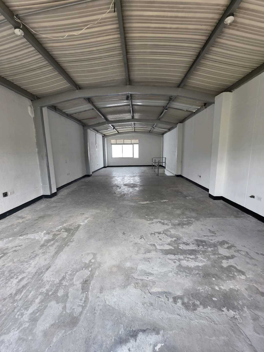 Arriendo bodega en guayabal