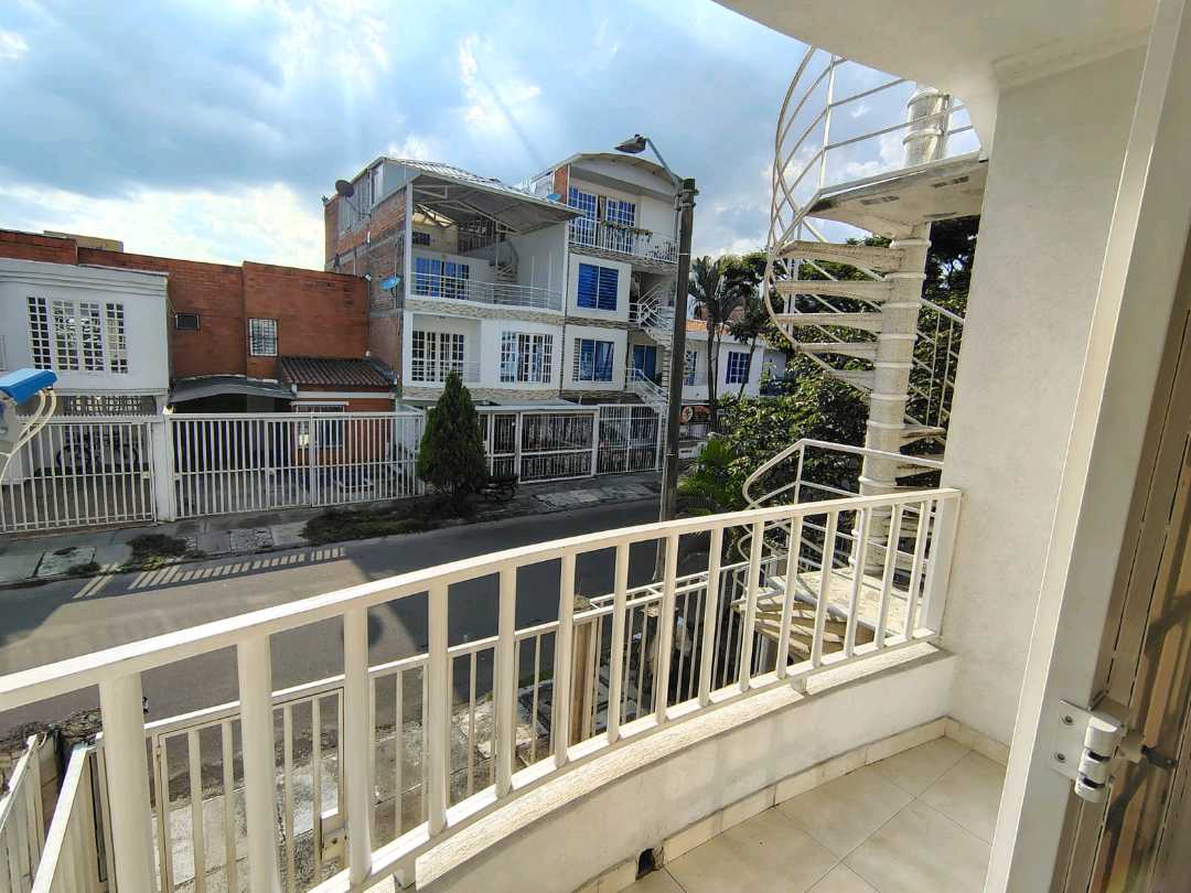 ARRIENDO CASA AL SUR DE CALI BARRIO CIUDAD 2000