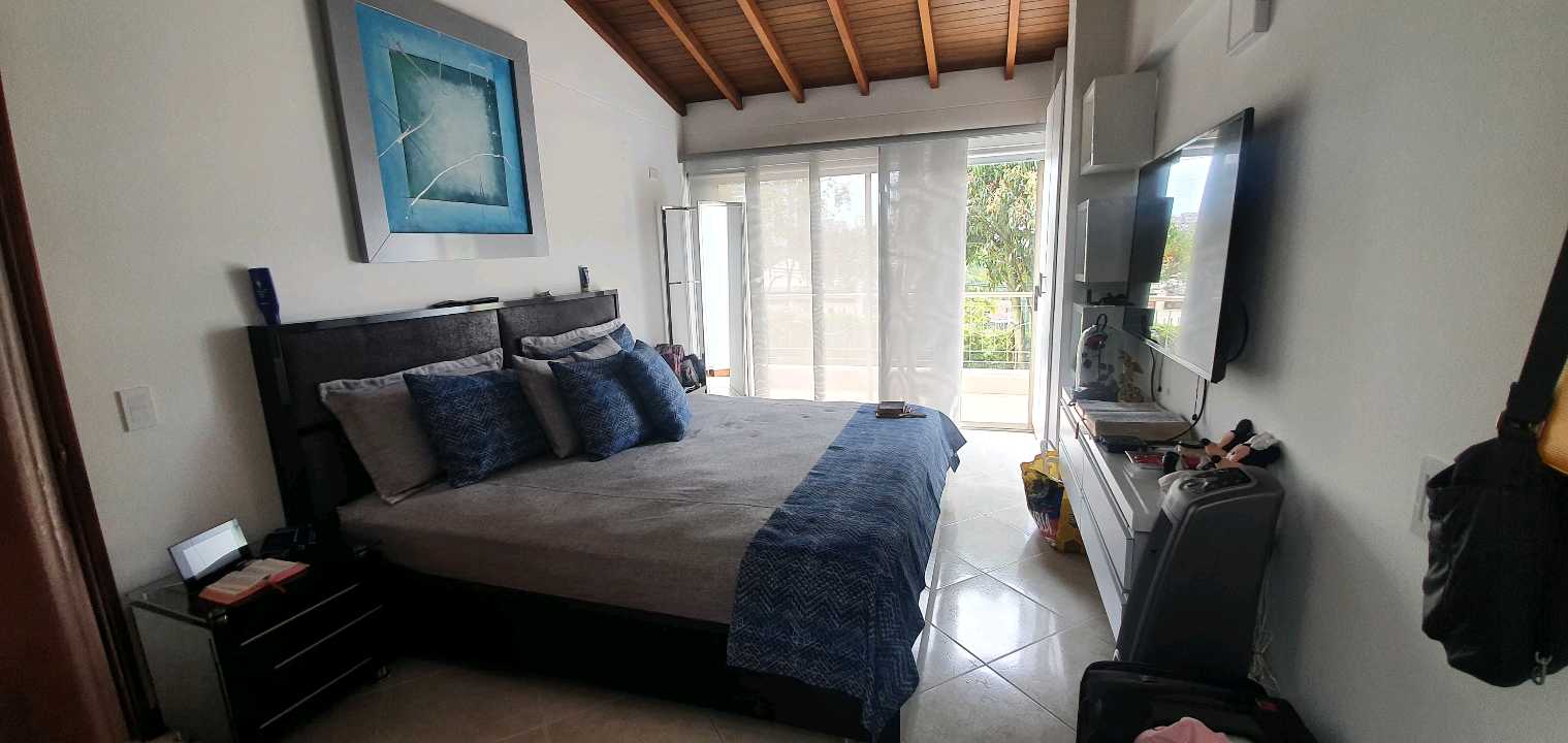 Arriendo casa alto de Envigado 2 niveles PP