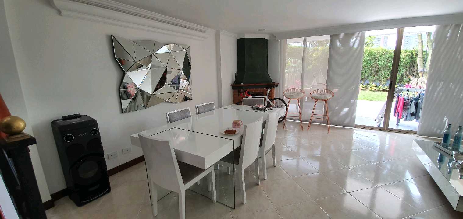 Arriendo casa alto de Envigado 2 niveles PP