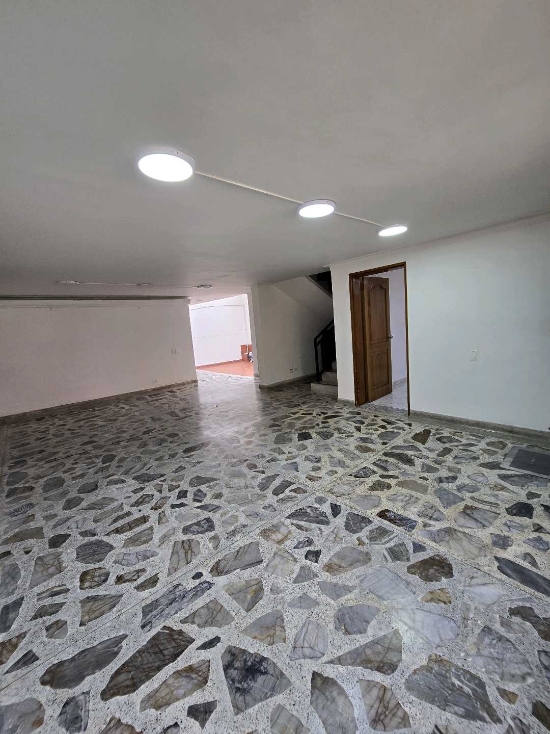 Arriendo casa calasanz